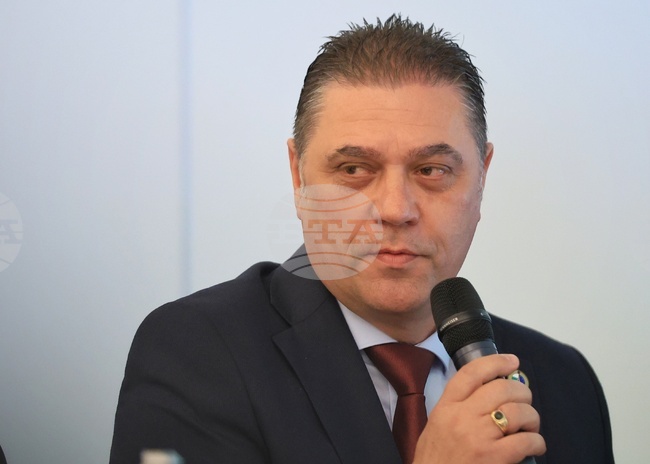 Повечето от туристите не знаят, че се хранят с висококачествени български продукти, каза председателят на Общинския съвет в Добрич Красимир Николов