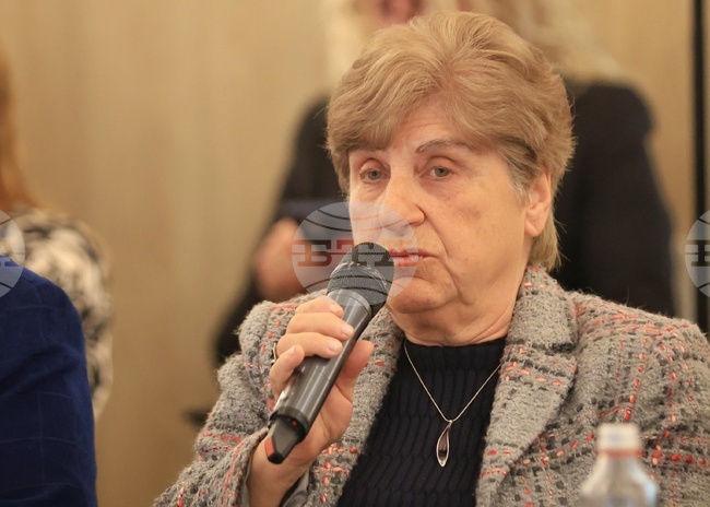 Трябва да работим все повече по отношение на дестинацията България, каза съпредседателят на Варненската туристическа камара Людмила Ненкова