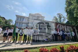 Пловдив - 11 май - Хуманитарна гимназия „Св.св. Кирил и Методий“ - шествие