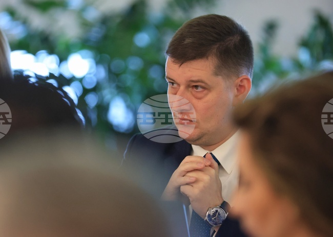 Генералният директор на БНР предложи по време на форум на БТА създаването на Единна национална база данни с полезна информация за туристите