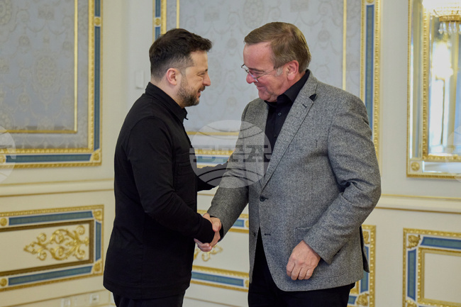 Берлин и Киев са "стратегически партньори" в отбраната, заяви Германия