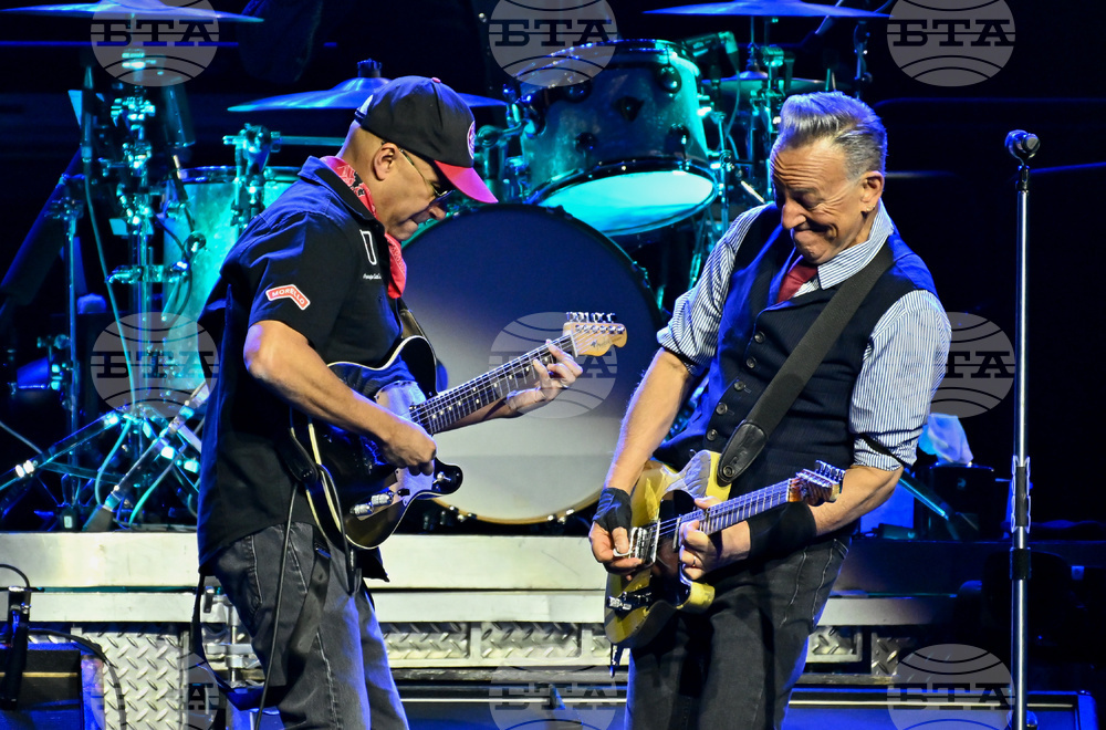Bruce Springsteen and the E Street Band in Concert - New York
