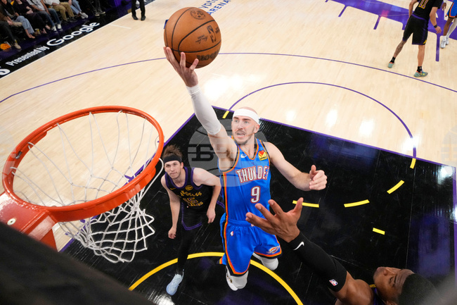 CORRECTION Thunder Lakers Basketball
