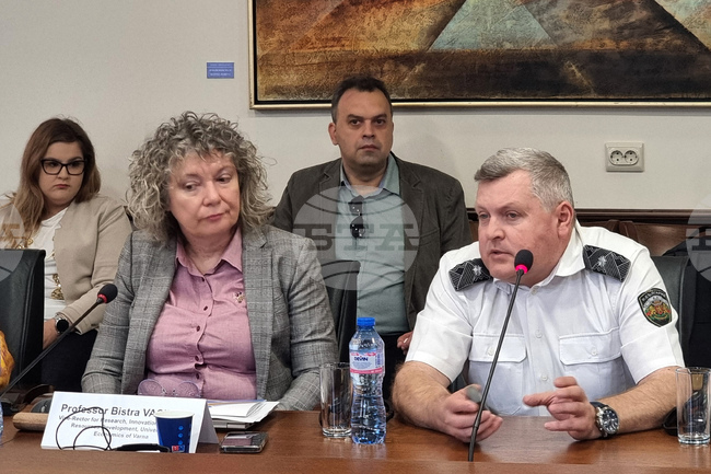 Сигурността е дългосрочен процес и към нея е нужен всеобхватен подход, смята зам.-командирът на ВМС