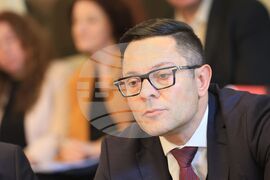 Народно събрание - Временна комисия по бюджет и финанси - заседание - Александър Пулев