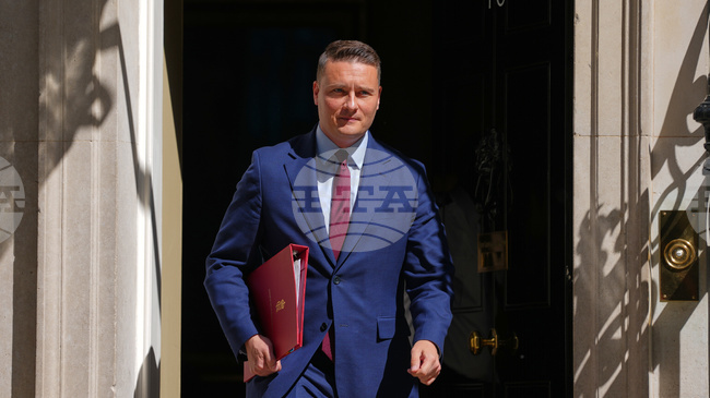 Британският министър на здравеопазването Уес Стрийтинг подаде оставка