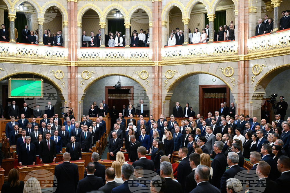 CORRECTION Hungary Politics