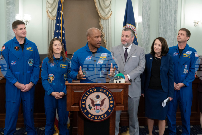 Senate NASA Moonshot