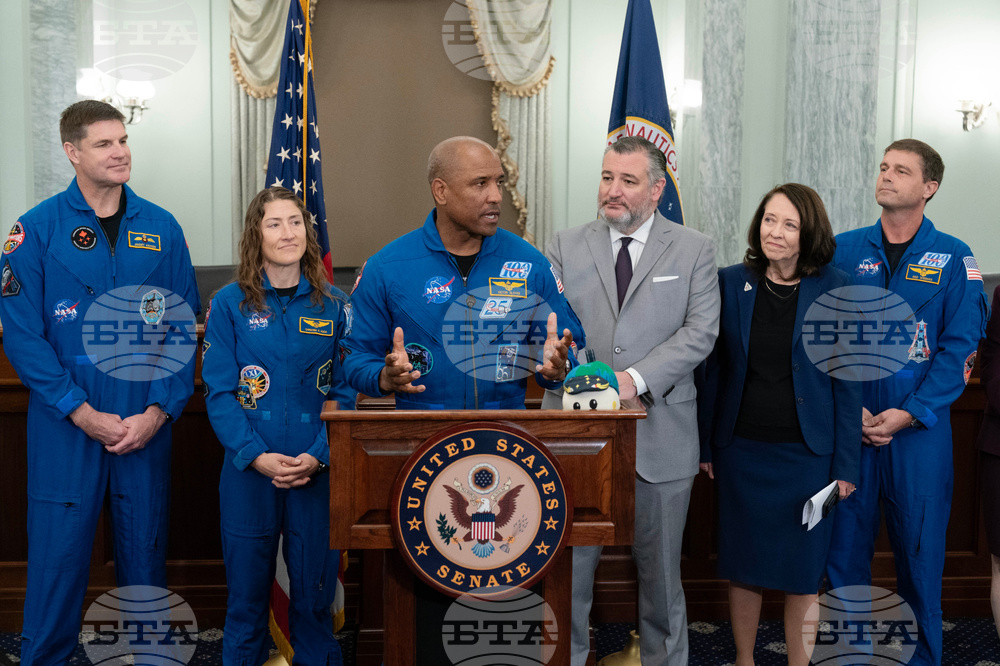 Senate NASA Moonshot