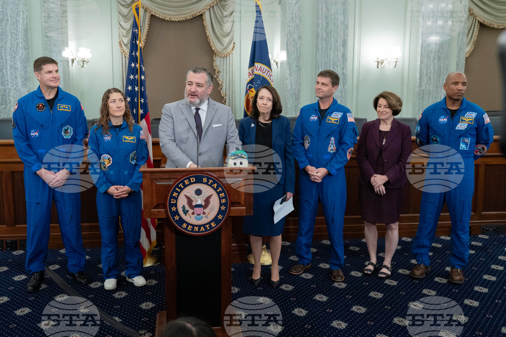 Senate NASA Moonshot