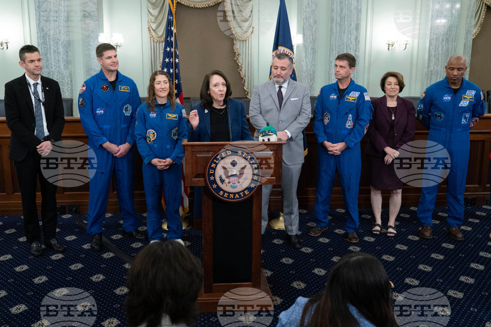 Senate NASA Moonshot