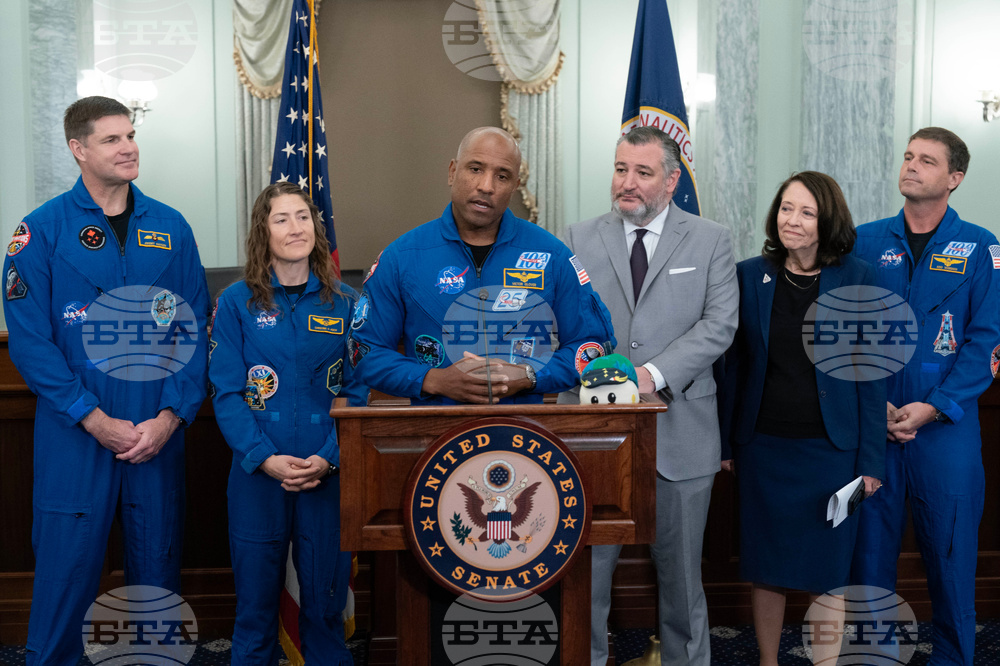 Senate NASA Moonshot