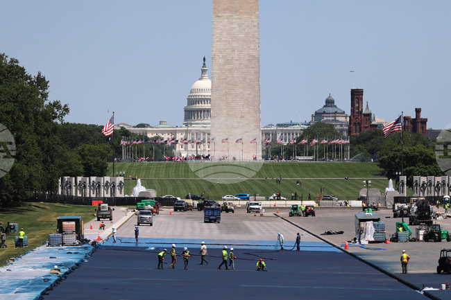 APTOPIX Lincoln Memorial Reflecting Pool