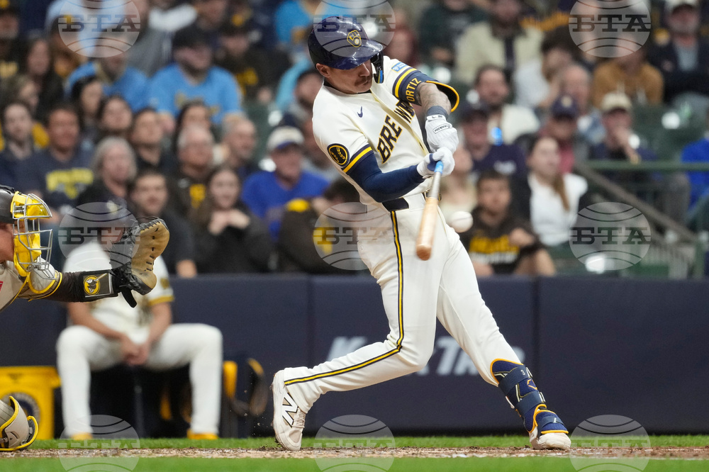Padres Brewers Baseball