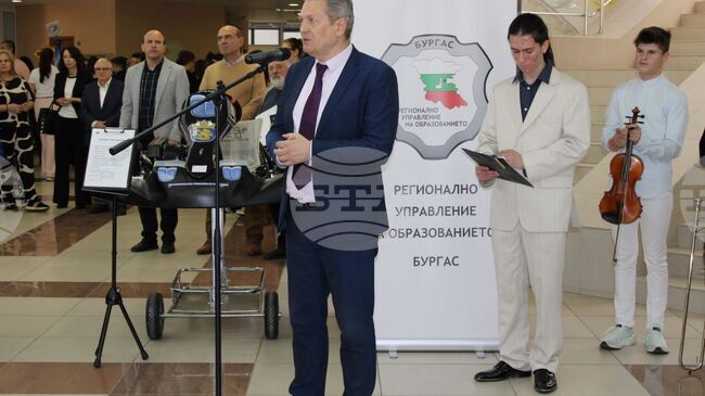 Повече от 25 гимназии представиха профилите си пред бъдещи седмокласници на форум в Бургас