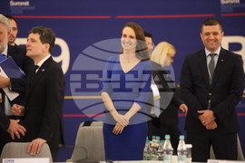 Румъния - „Букурещката деветка" - среща