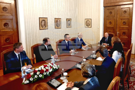 Румен Радев - Възраждане - консултации