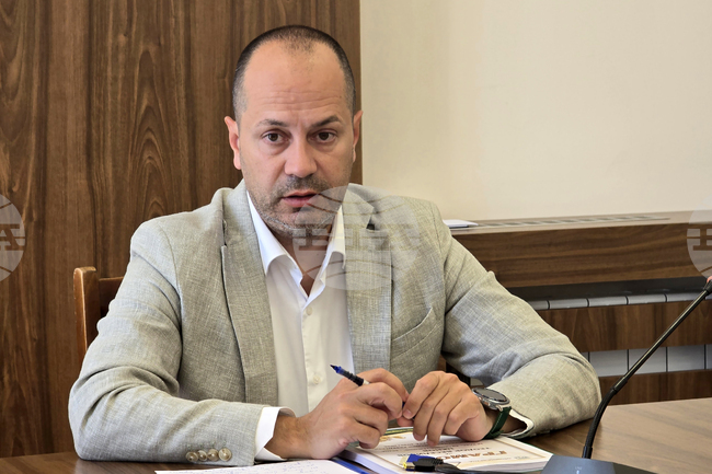 Профилираната природо-математическа гимназия „Aкад. Иван Ценов“ във Враца ще стане Национална природо-математическа и технологична гимназия
