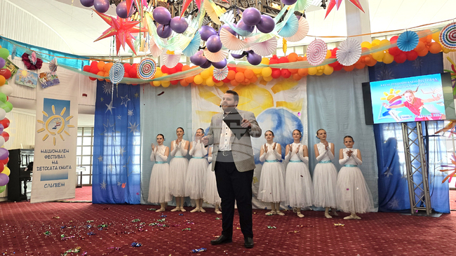 С награждаване на млади автори и творци завърши Националният фестивал на детската книга в Сливен