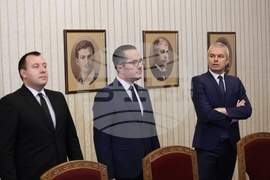 Румен Радев - Възраждане - консултации