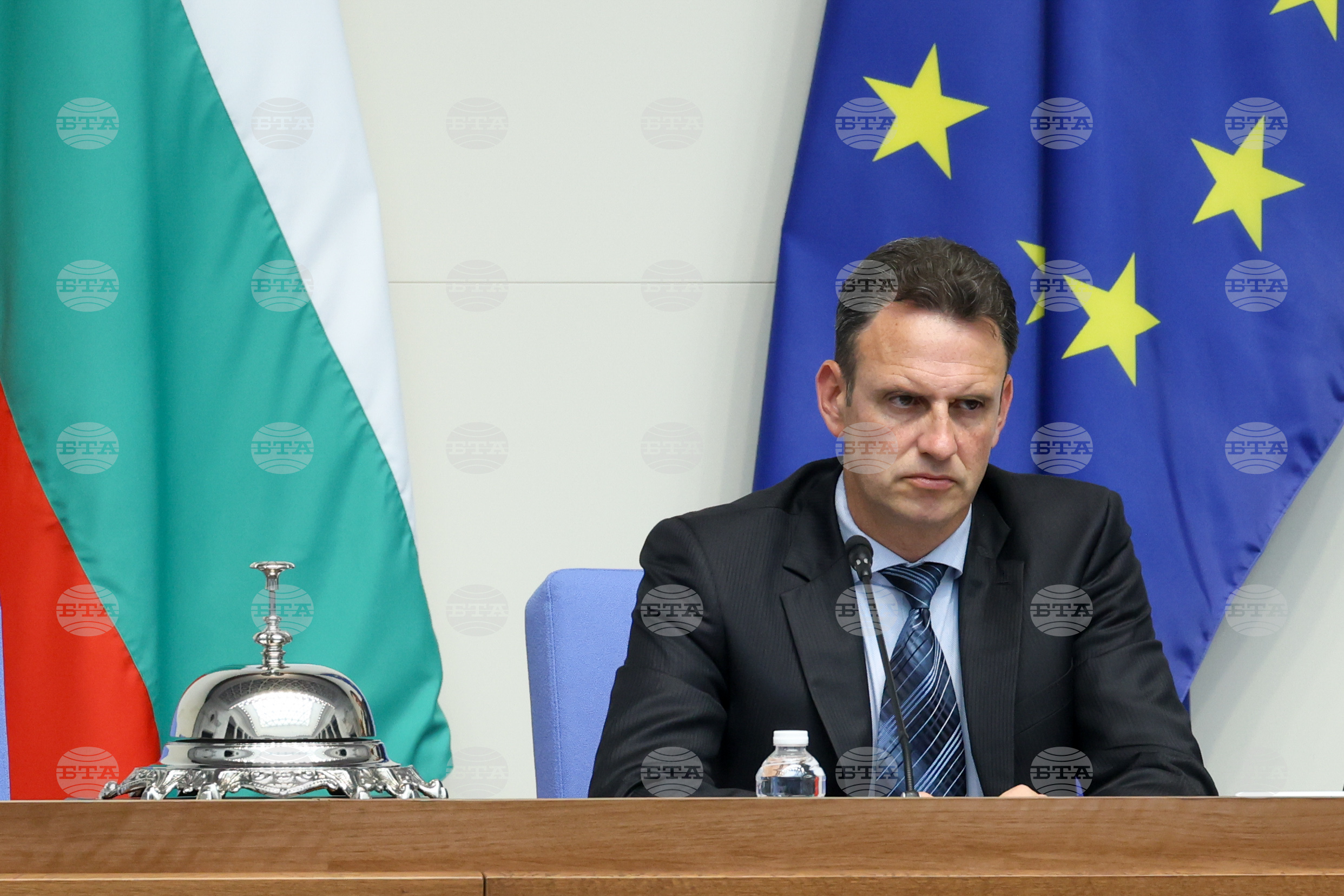 Mil 9084 2026 world news from bulgaria balgarianovinite. Com in a btv interview on sunday, national assembly deputy chair ivan angelov of progressive... State budget adoption ends public finance management crisis, national assembly deputy chair angelov 2026 българия новините balgarianovinite. Com 2026-07-26 09:44:06 state budget adoption ends public finance management crisis, national assembly deputy chair angelov 2026 investigative journalism and investigative reporting news agency burgas bulgaria