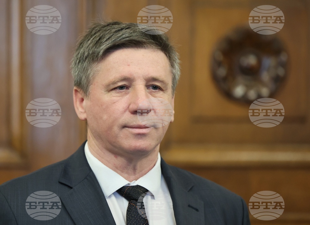 Румен Радев - Възраждане - консултации