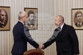 Румен Радев - Възраждане - консултации