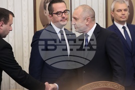 Румен Радев - Възраждане - консултации