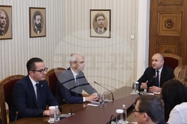 Румен Радев - Възраждане - консултации