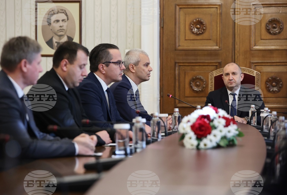 Румен Радев - Възраждане - консултации