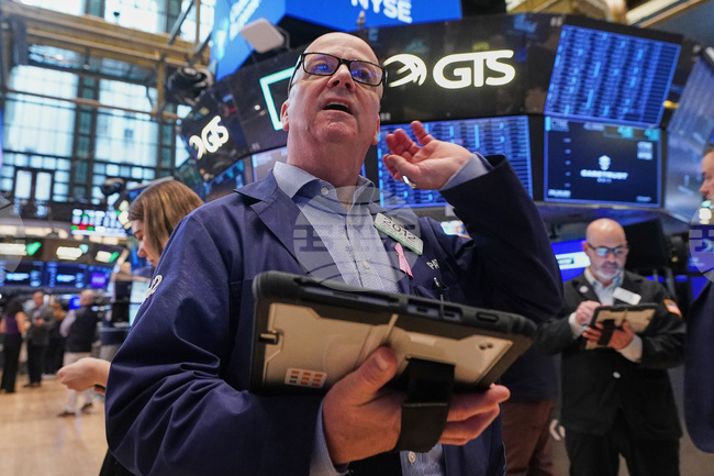 Индексите на Уолстрийт се отправиха към нови рекорди, Dow Jones се доближава до границата от 50 000 пункта след силни корпоративни отчети