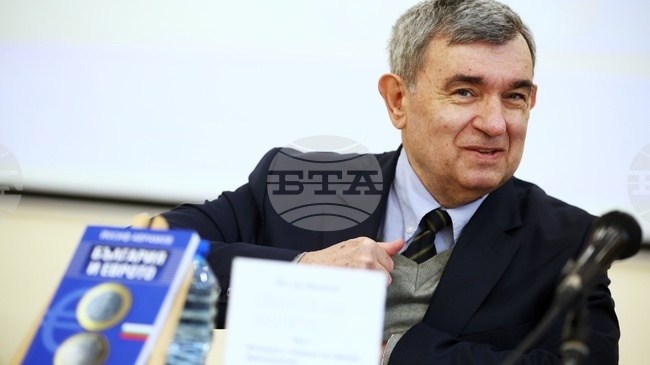 Опитал съм се да направя полезно четиво, написано на достъпен език, каза доц. Йосиф Аврамов, който представи книгите си в София