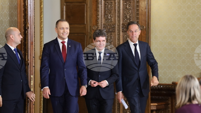 Русия остава най-голямата заплаха за НАТО, а подкрепата на САЩ е ключова, заявиха на съвместна конференция Никушор Дан, Карол Навроцки и Марк Рюте