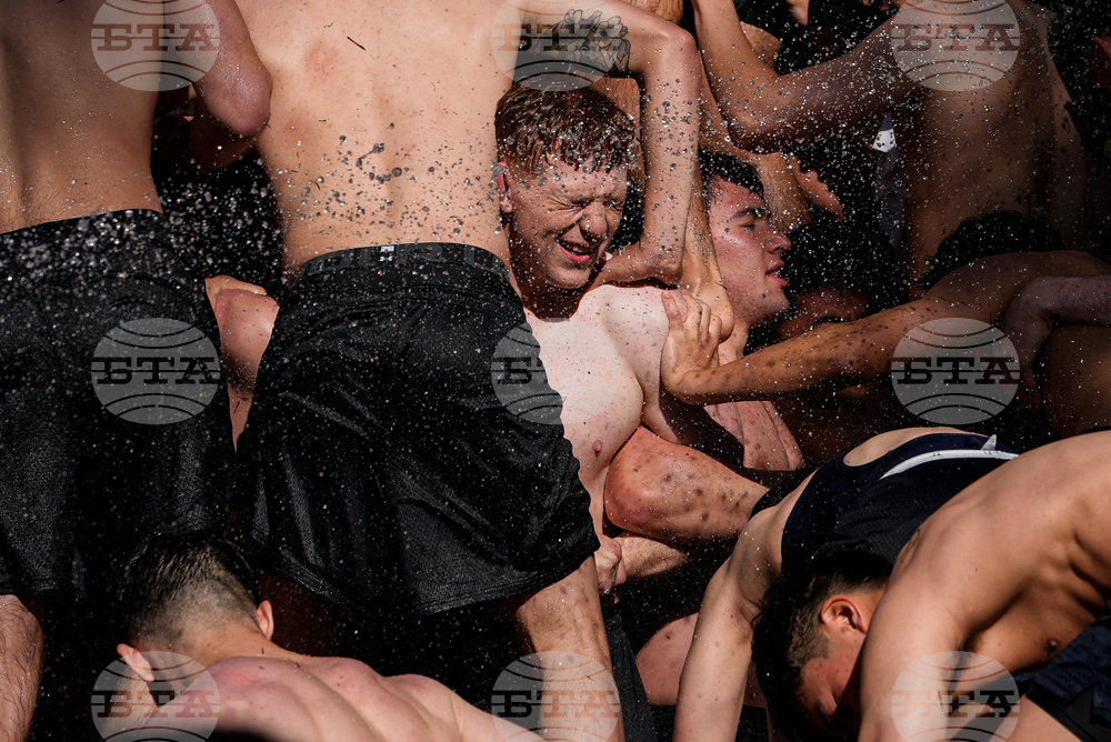 Naval Academy Herndon Monument Climb