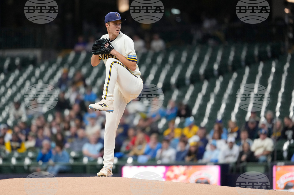 Padres Brewers Baseball