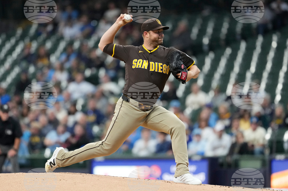 Padres Brewers Baseball