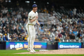 Padres Brewers Baseball