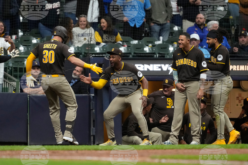 Padres Brewers Baseball