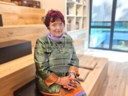 Драматургът на Народния театър – Мирела Иванов, представя новата си книга „Призоваване на поезията“, снимки – Даниел Димитров/ БТА