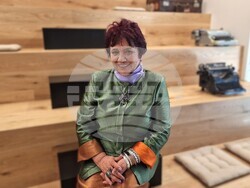 Драматургът на Народния театър – Мирела Иванов, представя новата си книга „Призоваване на поезията“, снимки – Даниел Димитров/ БТА