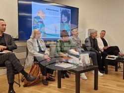 Мирела Иванова представя новата си книга „Призоваване на поезията“, снимки – Даниел Димитров/ БТА