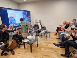 Мирела Иванова представя новата си книга „Призоваване на поезията“, снимки – Даниел Димитров/ БТА
