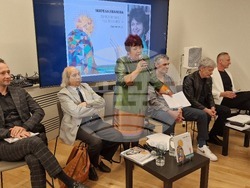 Мирела Иванова представя новата си книга „Призоваване на поезията“, снимки – Даниел Димитров/ БТА