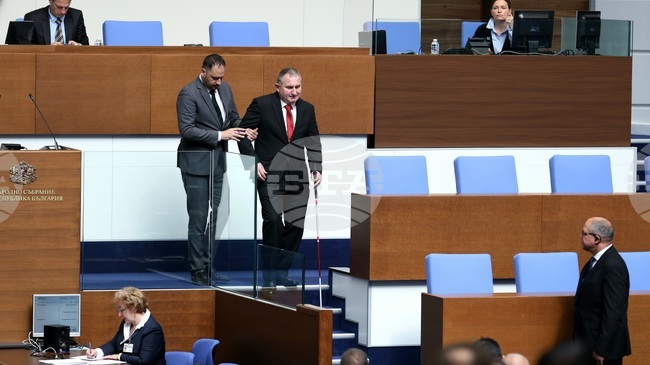 Парламентът обсъжда на първо четене промени в Закона за защита на потребителите с мерки срещу необосновано покачване на цените