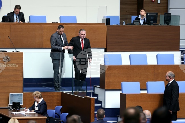 Парламентът обсъжда на първо четене промени в Закона за защита на потребителите с мерки срещу необосновано покачване на цените