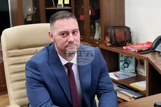 Политическите пристрастия в тази институция свършват там, където започва интересът на хората, каза новият областен управител на Хасково 