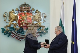 Президент - Почетни знаци - церемония