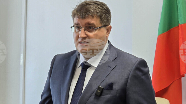 Областният управител Росен Михайлов ще се свърже със земеделците, които са изорали Ботевия път 
