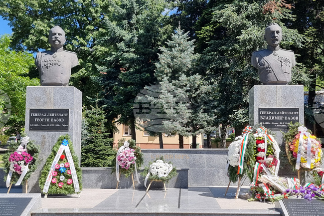 С тържествен военен ритуал в Сопот бяха отбелязани 158 г. от рождението на ген.-лейтенант Владимир Вазов