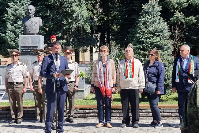 Сопот - генерал Владимир Вазов - честване